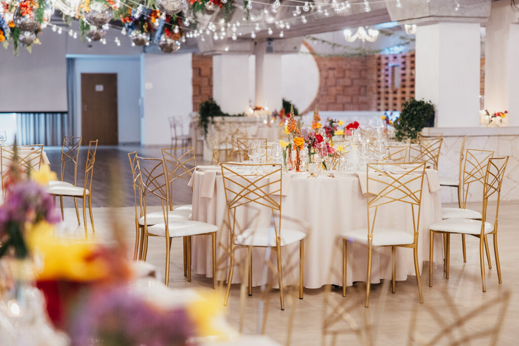 Eleganckie wesele w Krakowie – Jak stworzyć niezapomnianą oprawę ślubną?